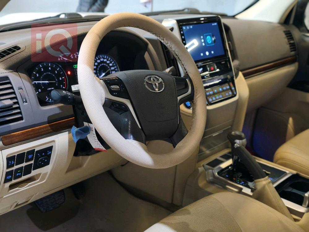 تويوتا لاندكروزر